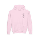Girls heavy blend hooded sweatshirt in light pink with kangaroo pocket and small chest embroidery, made of soft 50% cotton 50% polyester fleece.
